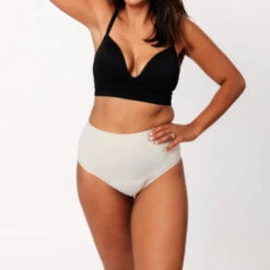 Coni Sporty High Waist Cream -Sportswear Store k088b4e15ba257b4b5fef1d41ba9a4b1d