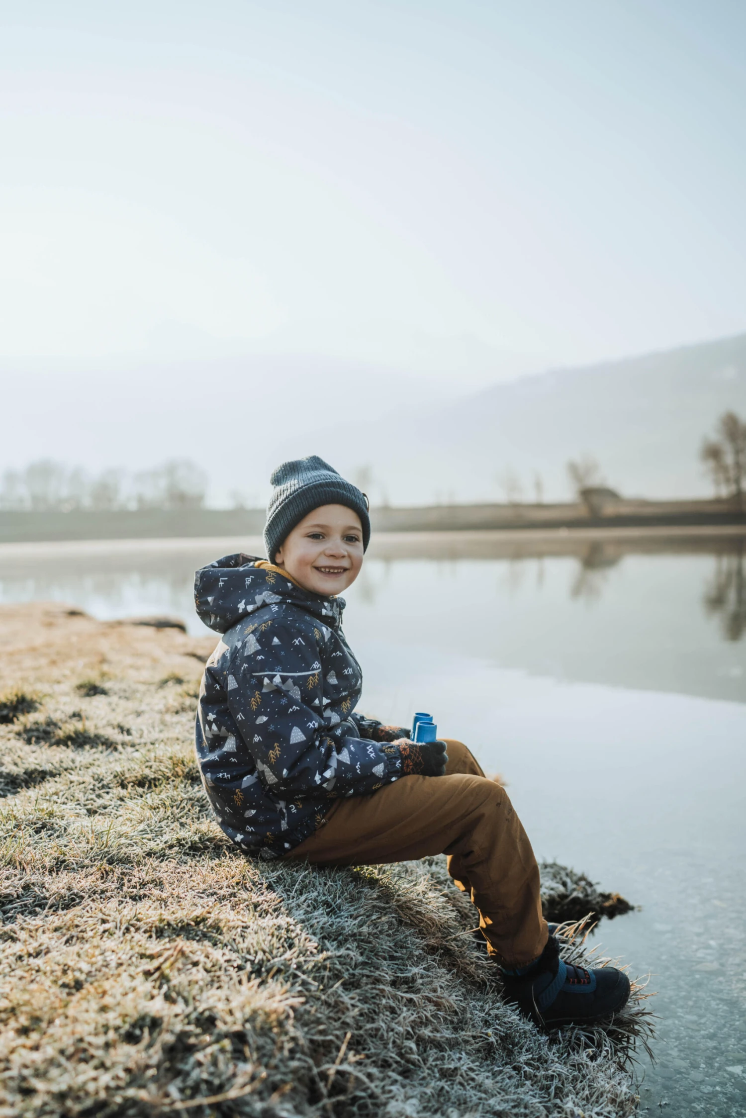 Quechua KIDS’ WATERPROOF WINTER HIKING JACKET - SH100 - 2 3 Quechua KIDS’ WATERPROOF WINTER HIKING JACKET - SH100 - 2 - Image 3